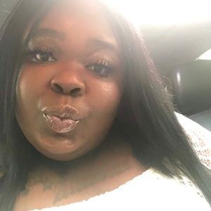 Meet your Posher, Tiara